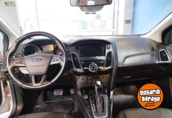 Autos - Ford Focus 5p titanium AT 2017 Nafta 117000Km - En Venta