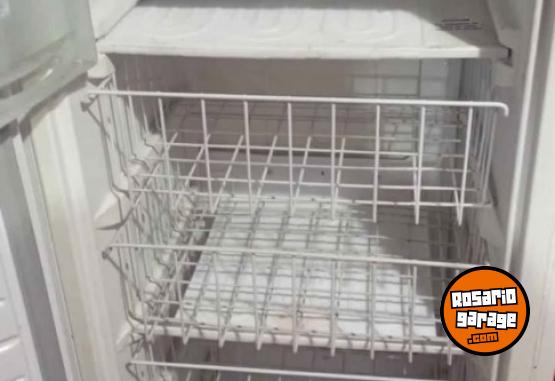 Hogar - Frezer vertical usado en buen estado , funcionando actualmente - En Venta