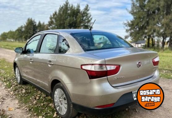 Autos - Fiat Grand siena essence 2013 Nafta 112000Km - En Venta