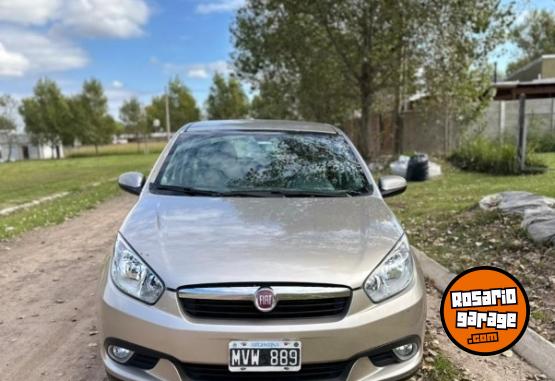 Autos - Fiat Grand siena essence 2013 Nafta 112000Km - En Venta