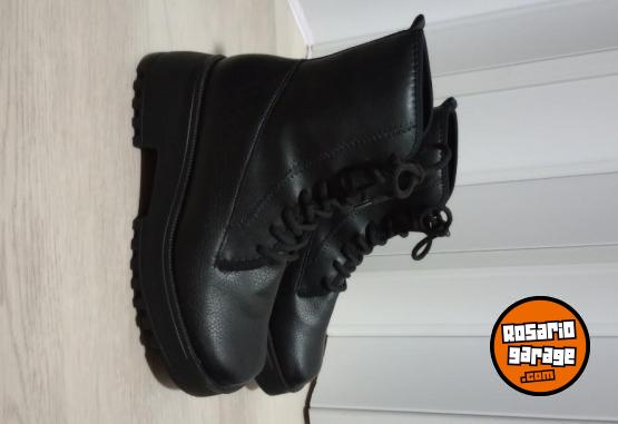 Indumentaria - Borcegos marca Piccadilly como nuevos - En Venta