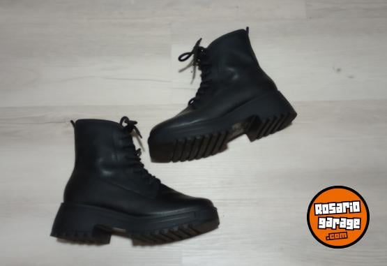 Indumentaria - Borcegos marca Piccadilly como nuevos - En Venta