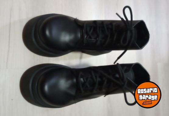 Indumentaria - Borcegos nro 37 como nuevos - En Venta