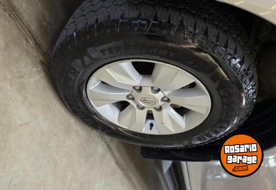 Camionetas - Toyota HILUX SRV 2.8L 4X4 AT 2018 Diesel 210000Km - En Venta
