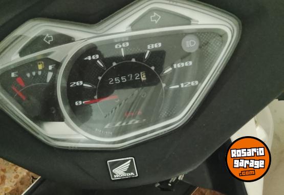 Motos - Honda Elite 2017 Nafta 25000Km - En Venta