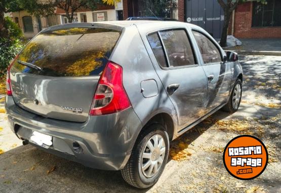 Autos - Renault Sandero 1.6 8v - pack 2010 Nafta 242000Km - En Venta