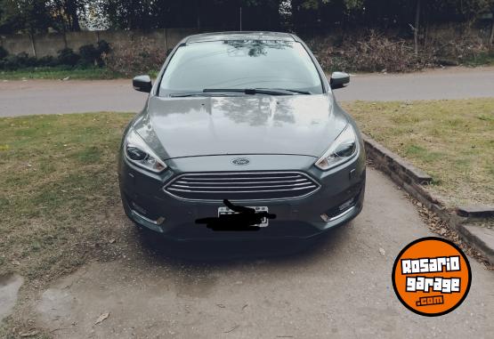 Autos - Ford Focus titanium 2.0 2016 Nafta 120000Km - En Venta