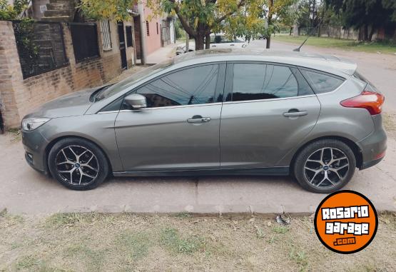 Autos - Ford Focus titanium 2.0 2016 Nafta 120000Km - En Venta