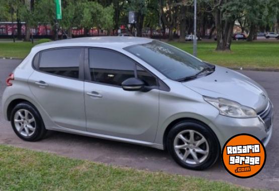 Autos - Peugeot 208 touchscreen 1.5 titul 2014 Nafta 120000Km - En Venta