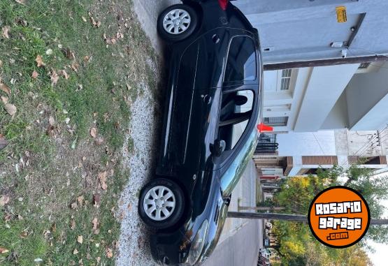 Autos - Peugeot 207 2011 Diesel 200000Km - En Venta