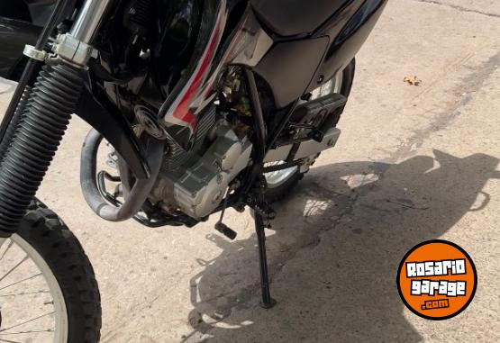 Motos - Honda Tornado 2017 Nafta 6500Km - En Venta