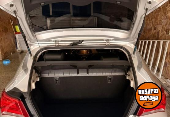 Autos - Chevrolet Onix 2019 Nafta 69900Km - En Venta