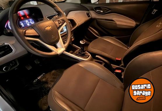 Autos - Chevrolet Onix 2019 Nafta 69900Km - En Venta