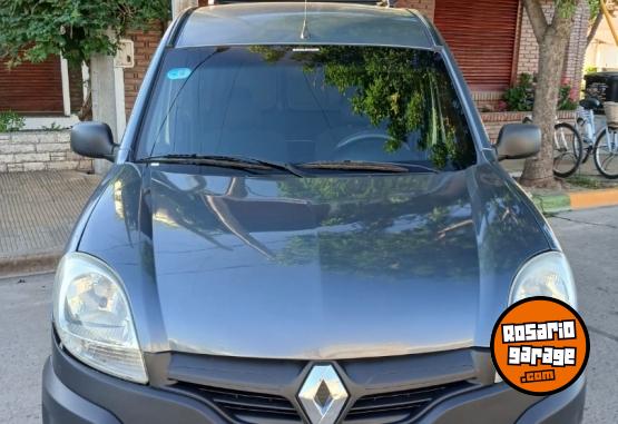 Utilitarios - Renault Kangoo 2015 GNC 150000Km - En Venta