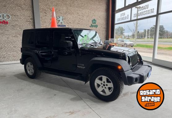 Camionetas - Jeep Wrangler Unlimited 2011 Nafta 200000Km - En Venta