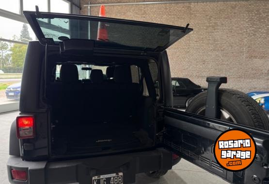 Camionetas - Jeep Wrangler Unlimited 2011 Nafta 200000Km - En Venta