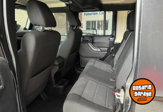 Camionetas - Jeep Wrangler Unlimited 2011 Nafta 200000Km - En Venta