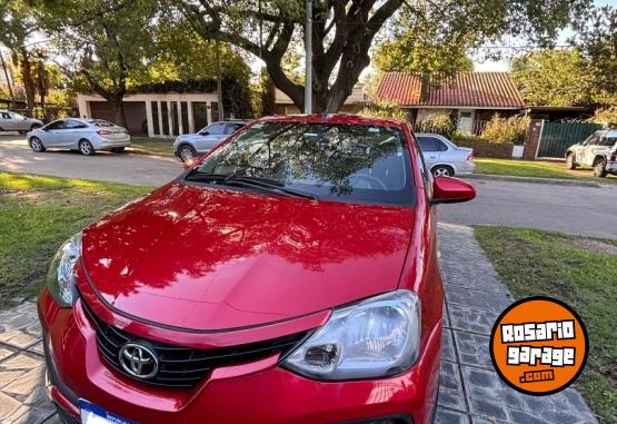 Autos - Toyota Etios 2018 Nafta 70000Km - En Venta