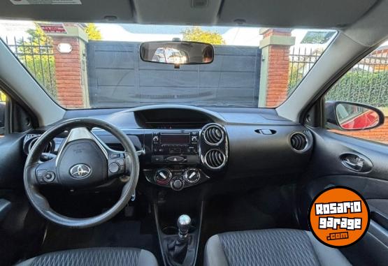 Autos - Toyota Etios 2018 Nafta 70000Km - En Venta