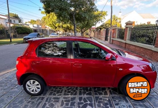 Autos - Toyota Etios 2018 Nafta 70000Km - En Venta