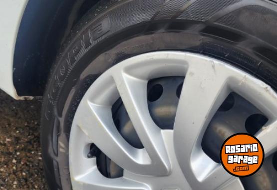 Autos - Renault Logan 2020 Nafta 130000Km - En Venta