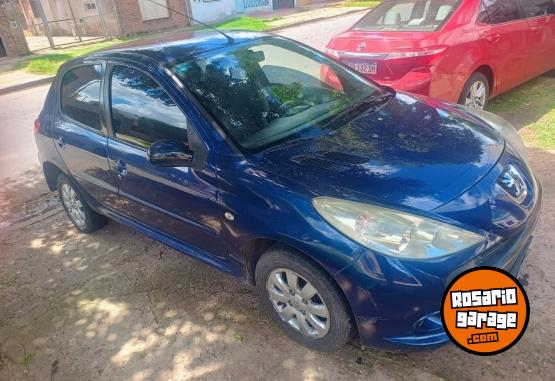 Autos - Peugeot 207 compac 2010 Diesel 175000Km - En Venta