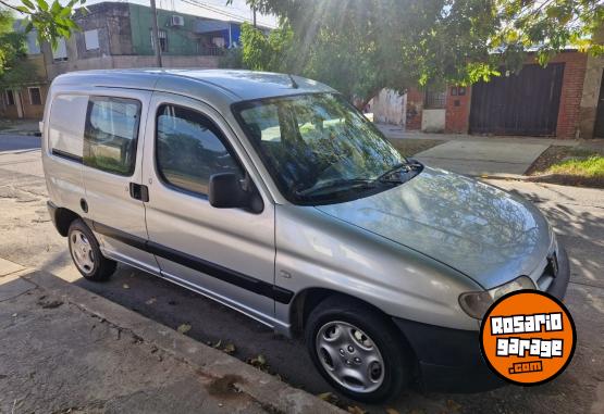 Utilitarios - Peugeot Partner 2010 Diesel 192000Km - En Venta
