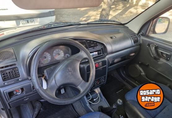 Utilitarios - Peugeot Partner 2010 Diesel 192000Km - En Venta