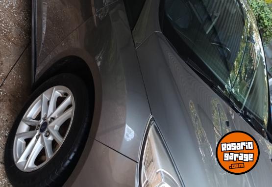 Autos - Ford FOCUS SE 2016 Nafta 136000Km - En Venta