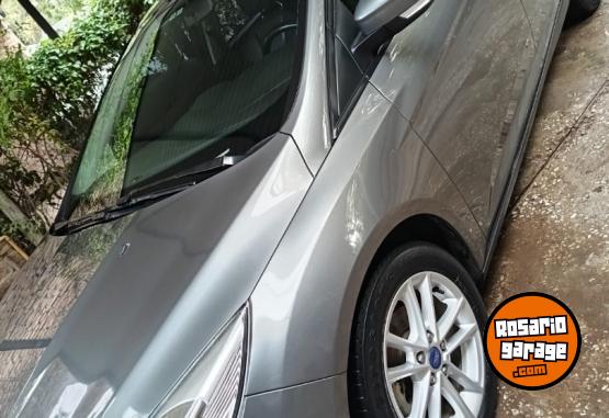 Autos - Ford FOCUS SE 2016 Nafta 136000Km - En Venta