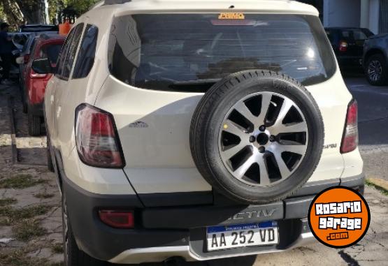Autos - Chevrolet Spin 2015 GNC 75000Km - En Venta