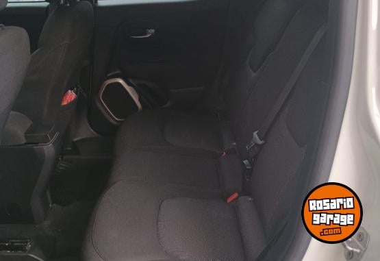 Camionetas - Jeep RENEGADE SPORT 2016 Nafta 130000Km - En Venta