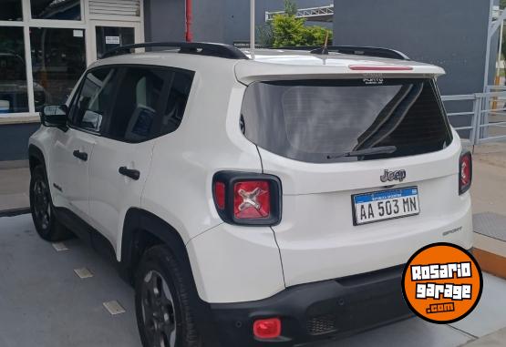 Camionetas - Jeep RENEGADE SPORT 2016 Nafta 130000Km - En Venta