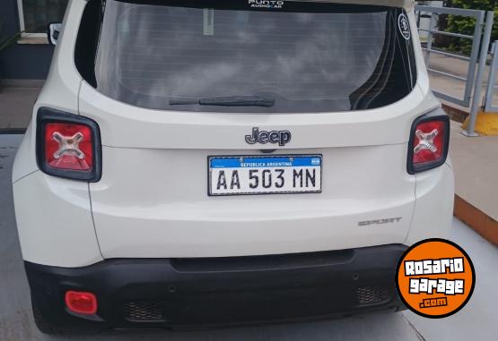 Camionetas - Jeep RENEGADE SPORT 2016 Nafta 130000Km - En Venta