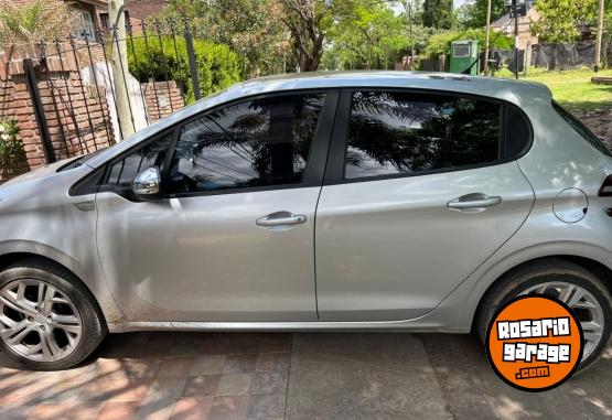 Autos - Peugeot 208 Urban Tech 2019 Nafta 100000Km - En Venta