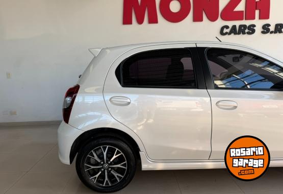 Autos - Toyota Etios Platinum 2017 Nafta 54000Km - En Venta