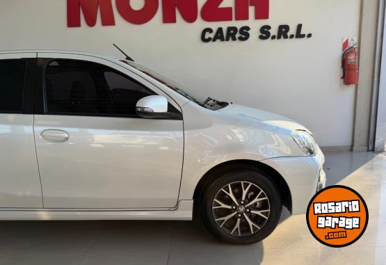 Autos - Toyota Etios Platinum 2017 Nafta 54000Km - En Venta