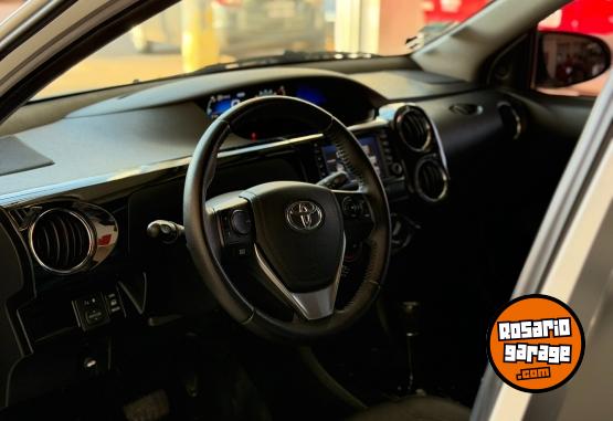 Autos - Toyota Etios Platinum 2017 Nafta 54000Km - En Venta