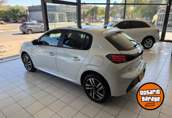 Autos - Peugeot 208 Allure Pack 2025 Nafta 19000Km - En Venta
