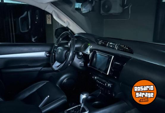 Autos - Toyota HILUX SRX 4X4 2017 Nafta 227000Km - En Venta