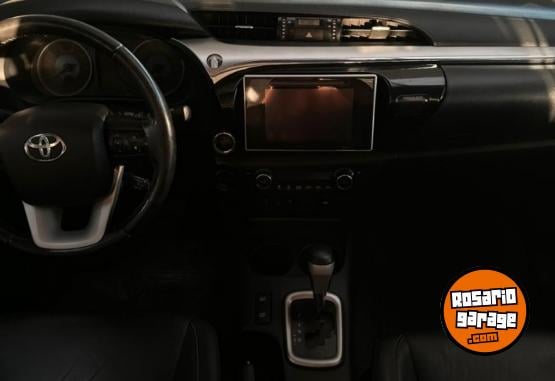 Autos - Toyota HILUX SRX 4X4 2017 Nafta 227000Km - En Venta