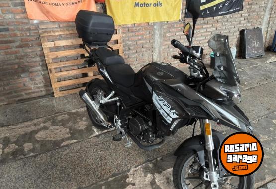 Motos - Benelli TRK 2024 Nafta 3500Km - En Venta