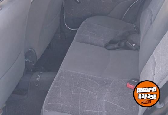 Autos - Fiat Palio hlx 2006 Nafta 200000Km - En Venta