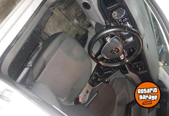 Autos - Volkswagen Virtus msi 2018 Nafta 71000Km - En Venta