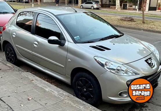 Autos - Peugeot 207 compact 2009 Nafta 174000Km - En Venta