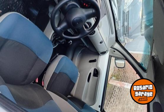 Utilitarios - Renault Kangoo 1.6 16v furgon 2012 Nafta 168000Km - En Venta