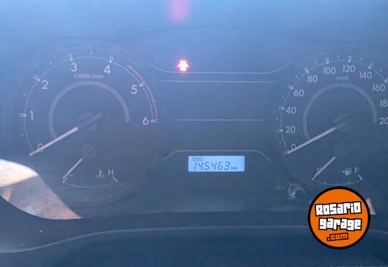 Camionetas - Toyota Hilux dx 4x4 2023 Diesel 145000Km - En Venta