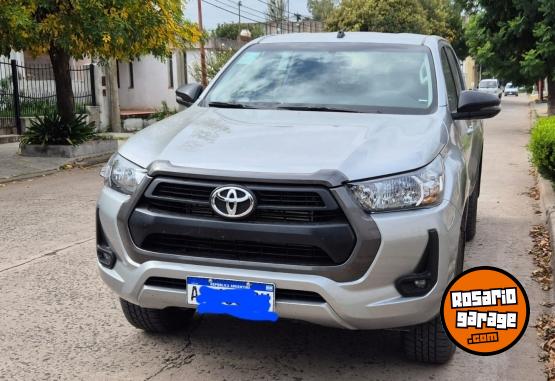 Camionetas - Toyota Hilux SR dc 2.4 2024 Diesel 10000Km - En Venta