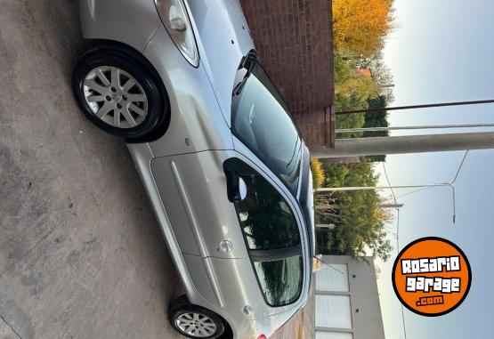 Autos - Peugeot 207 2010 Nafta 153000Km - En Venta