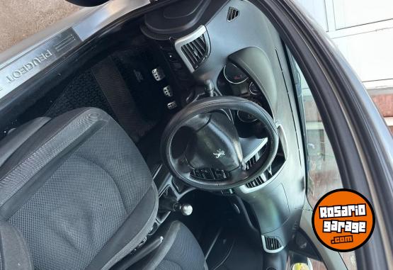 Autos - Peugeot 207 2010 Nafta 153000Km - En Venta